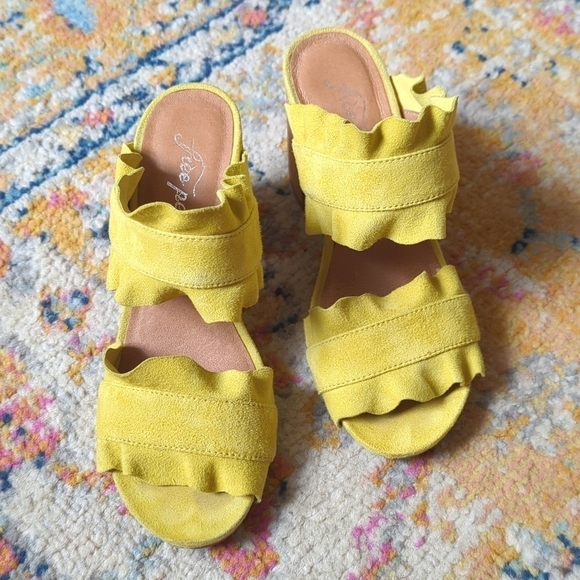 Free People Rosie Ruffled Suede Leather Open Toe Heeled Sandals Chartreuse 36 - Picture 1 of 16